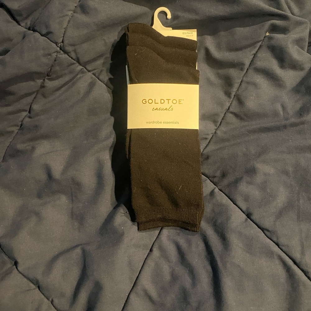 Gold Toe Women's Casual Black Crew Socks